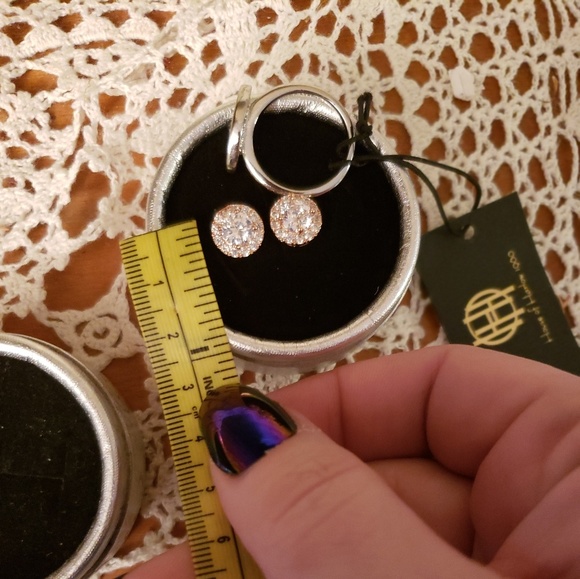 Stunning 18k gold filled CZ HALO earrings - Picture 4 of 4
